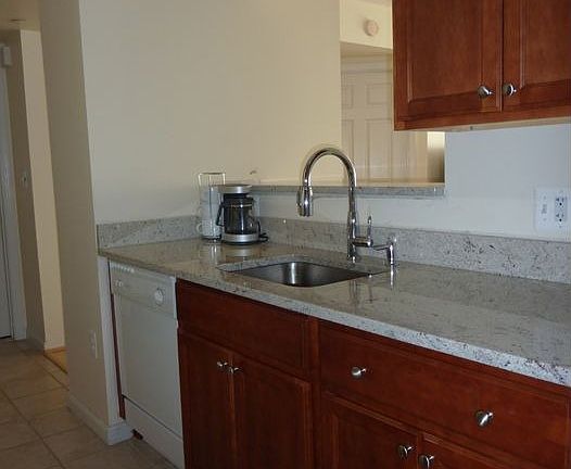 Kitchen (View 1)
