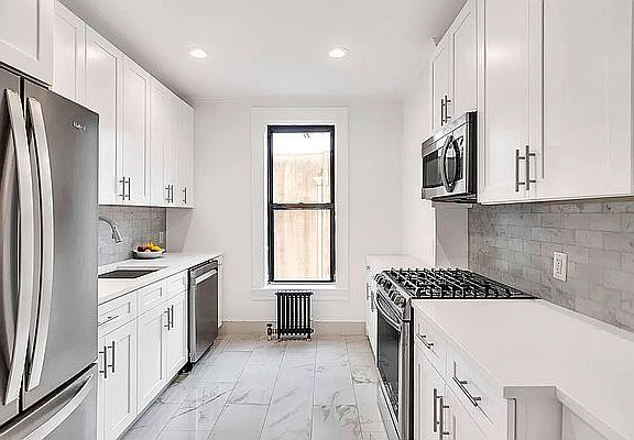 5th image of 200 Prospect Park W APT 1L