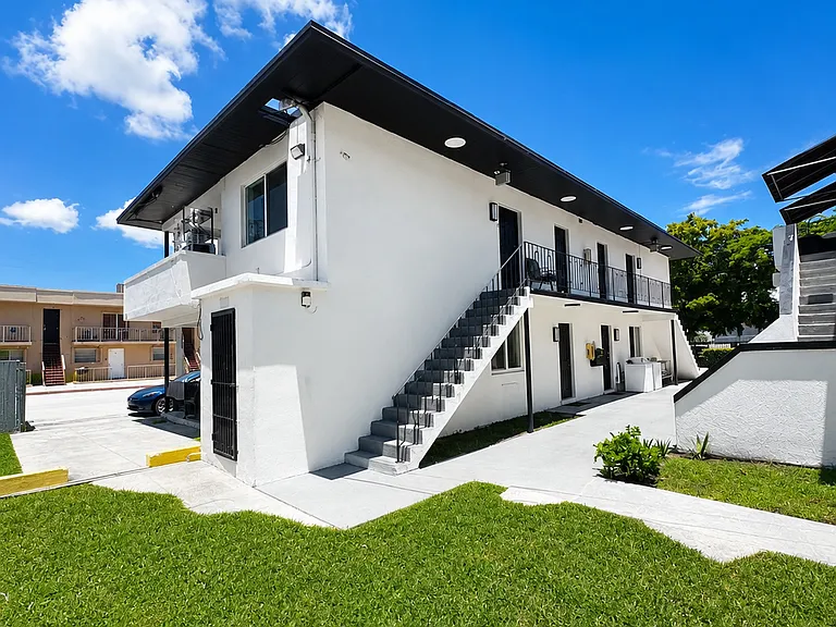 602 SW 13th Ave #D — Photo 6