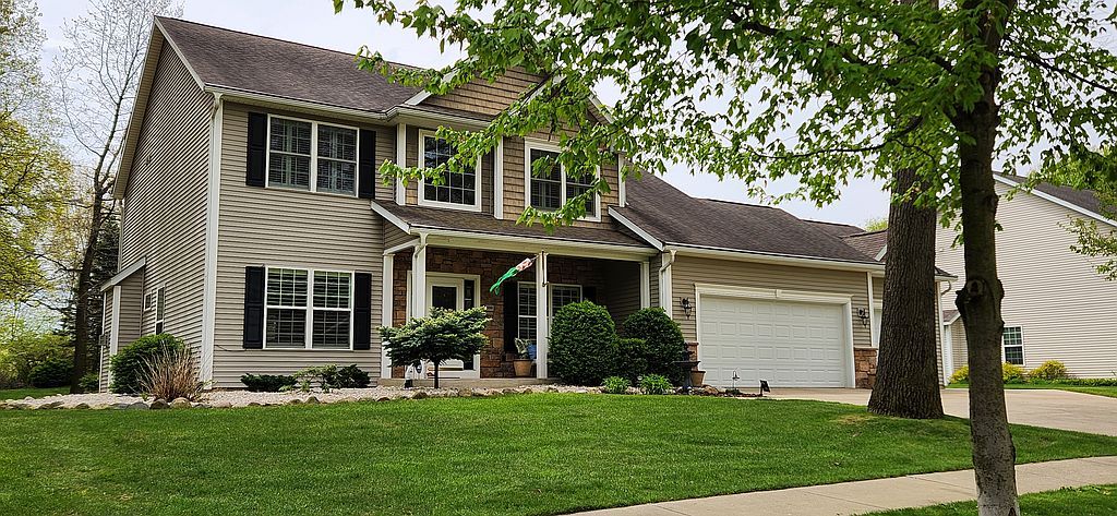 880 Ludington Ave - Property Image