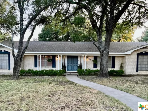 511 Meadowbrook Ln, Goliad, TX 77963