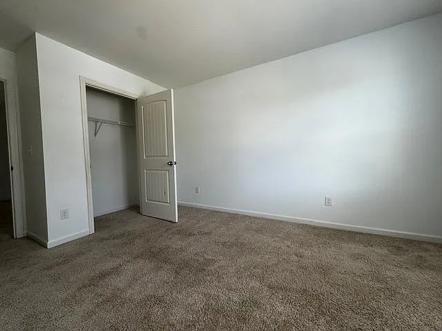 240 Chelsea Park Dr — Photo 36