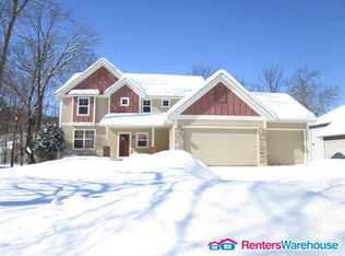 9407 Maggie Ln, Savage, MN 55378