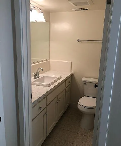 1/2 bathroom