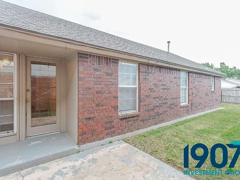 2102 Briarcliff Dr — Photo 28