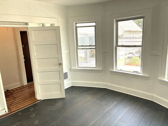 3 bed, 1100 sqft, $1,750 — Photo 2