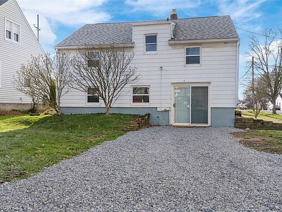3rd image of 3041 Hudson Dr