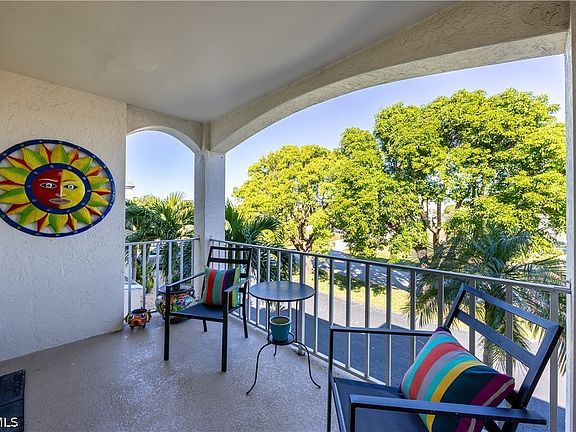 4th image of 304 Tudor Dr #7