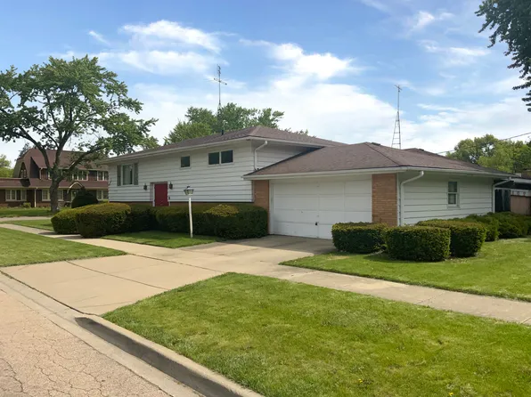 747 Palace St, Aurora, IL 60506