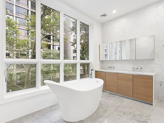 3rd image of 360 E 69th St #1