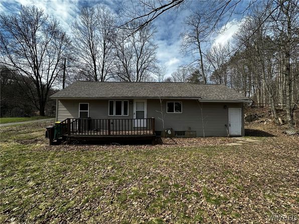 9183 State Rd, Colden, NY 14033