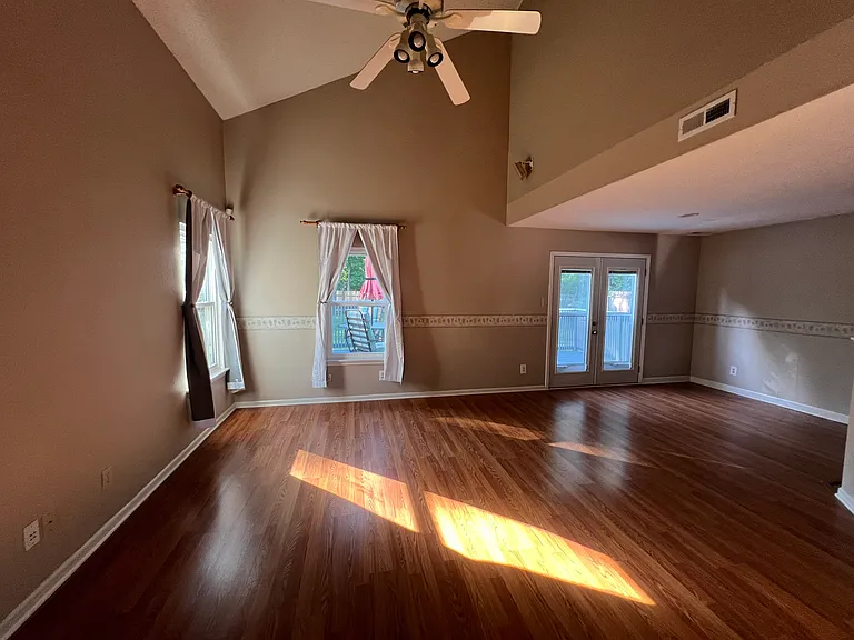 5950 Redcliff North Ln #5950 — Photo 14