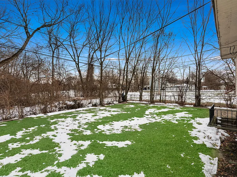 13041 S Eberhart Ave — Photo 15