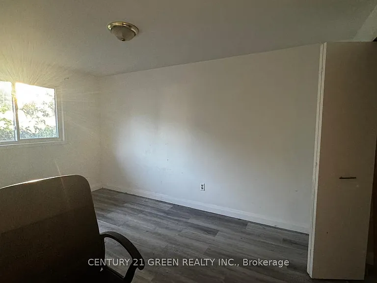32 Elvira Cres — Photo 15