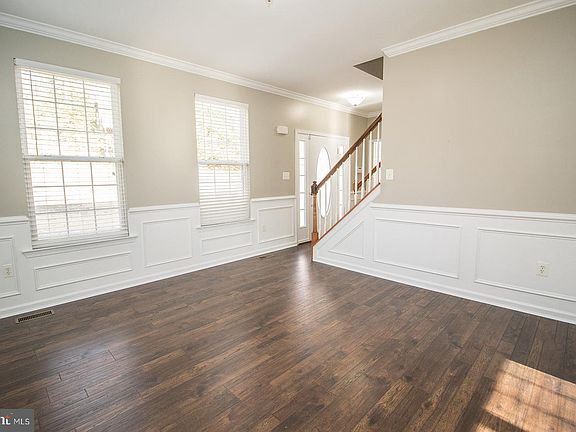 3rd image of 26652 Louise Ct