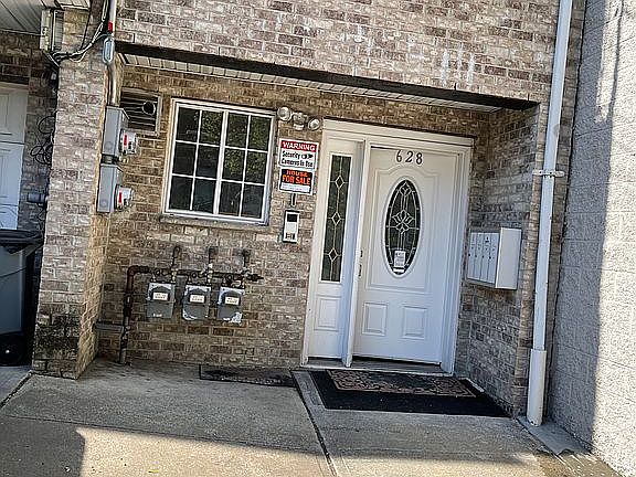 3rd image of 628 E 223rd St