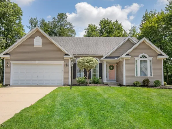 4519 Binfield Cir, Uniontown, OH 44685