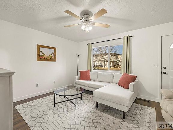 3rd image of 612 Sunflower Rd