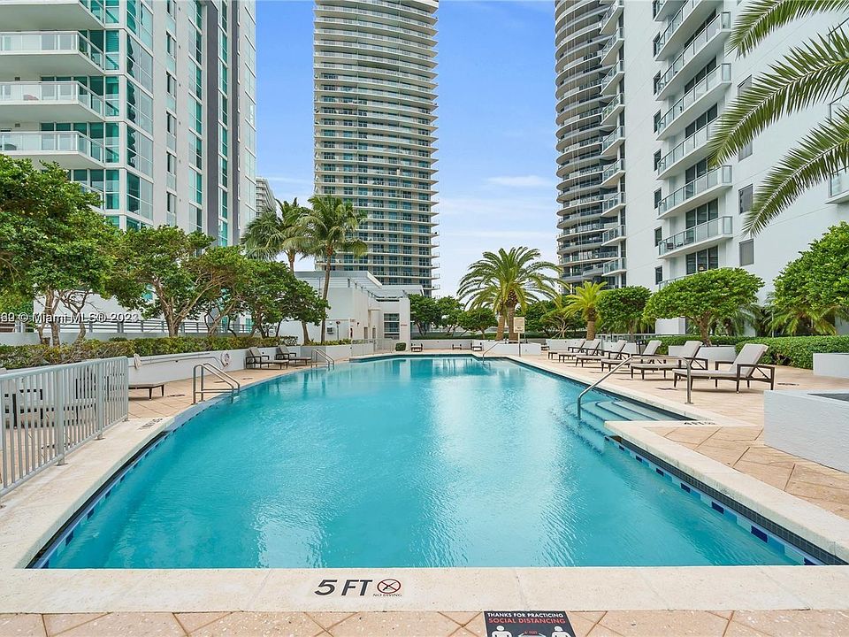 2nd image of 1050 Brickell Ave #514