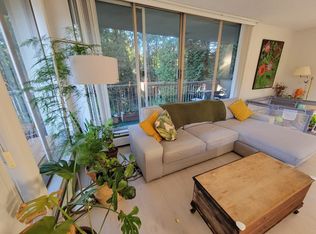 2020 Fullerton Ave #408, North Vancouver, BC V7P 3G3