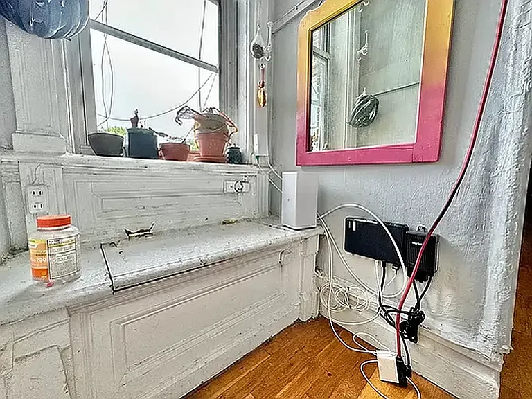666 Park Pl #2R — Photo 31