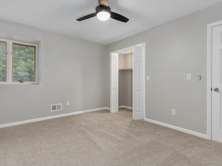 400 Derby Ln #2 — Photo 16
