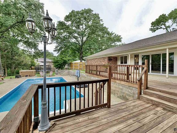 3rd image of 1709 Everglades Dr