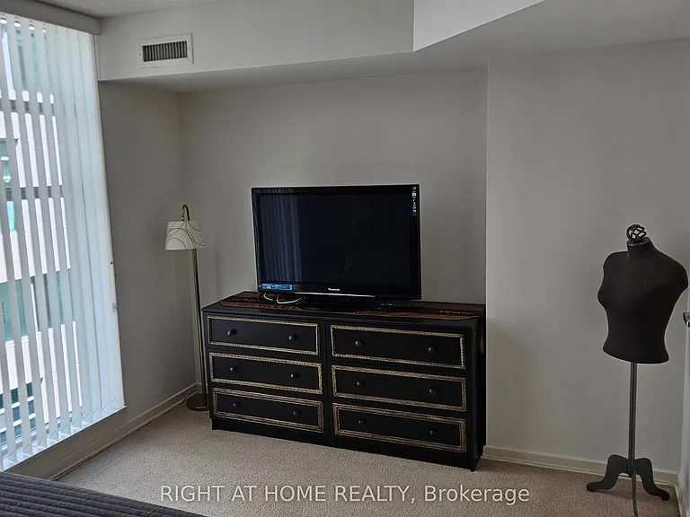 388 Richmond St W #910 — Photo 13