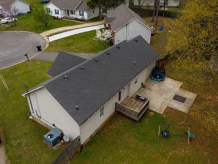 2553 Hillingdon Dr — Photo 3