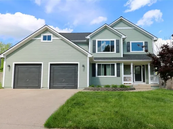 1300 Meadows Ln, Greenwood, MO 64034