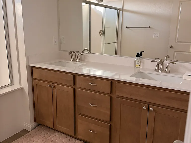 Dual vanities, plenty of counter space