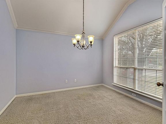 5th image of 2821 Torreya Ct