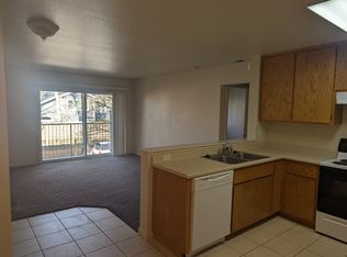 865 Jennings Ave APT 13, Santa Rosa, CA 95401