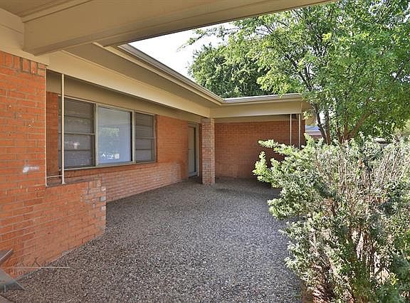 4th image of 1809 Ivanhoe Ln