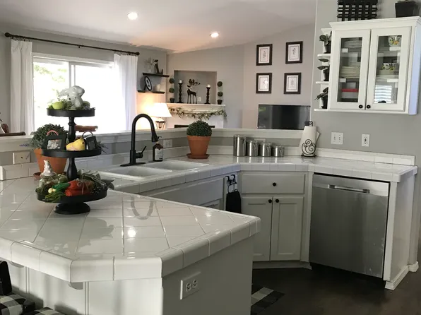 (undisclosed Address), Hayden Lake, ID 83835