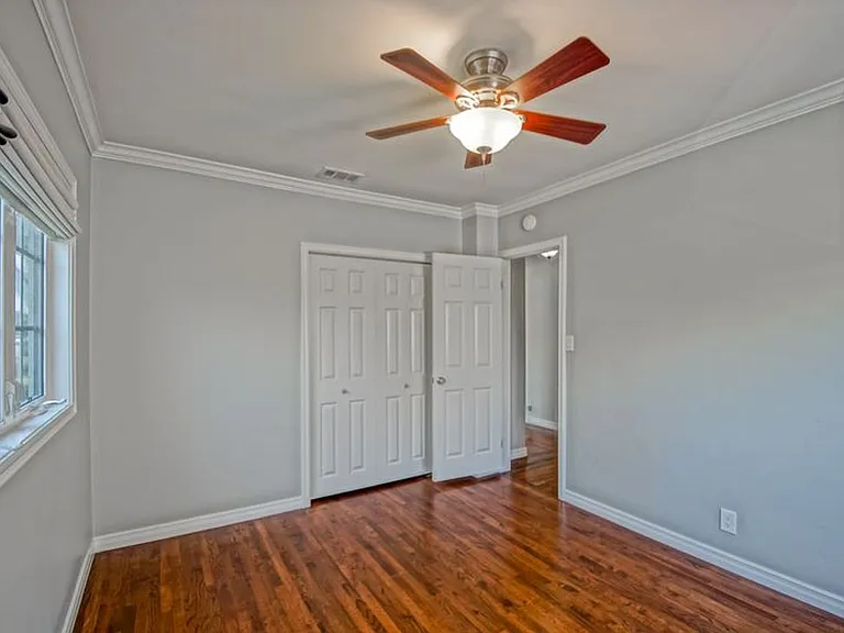 2404 Sebald Ave — Photo 22