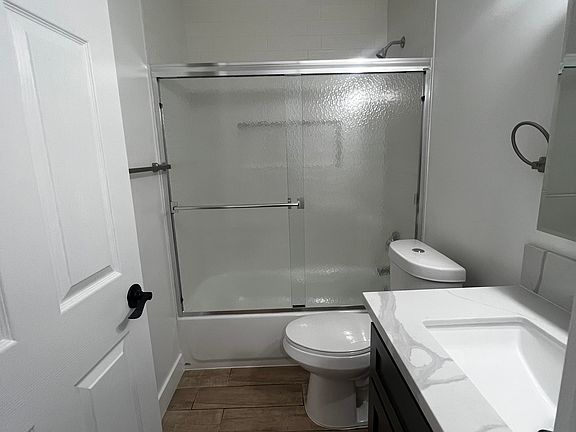 4th image of 1932 Landis St