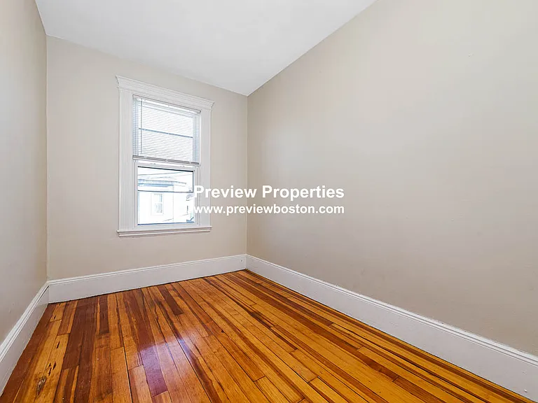 Brackett St — Photo 32