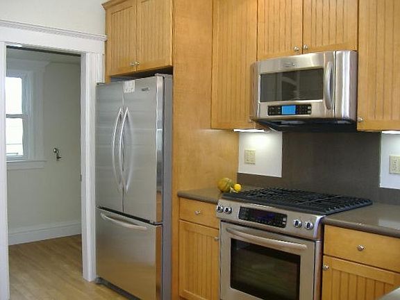 2nd image of 2461-2463 Lombard St #2461