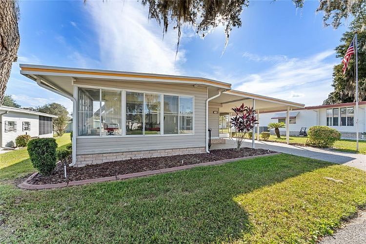 1st image of 135 Jacaranda Dr