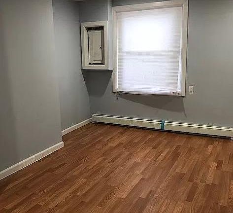 5th image of 114 Atlantic St #1