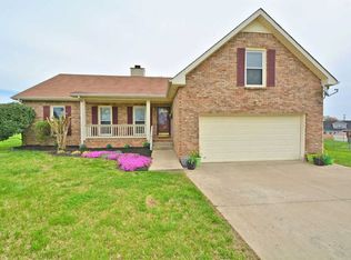 617 Fallbrook Ln, Clarksville, TN 37040