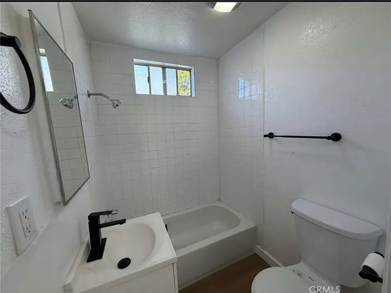 8113 S San Pedro St #2 — Photo 3