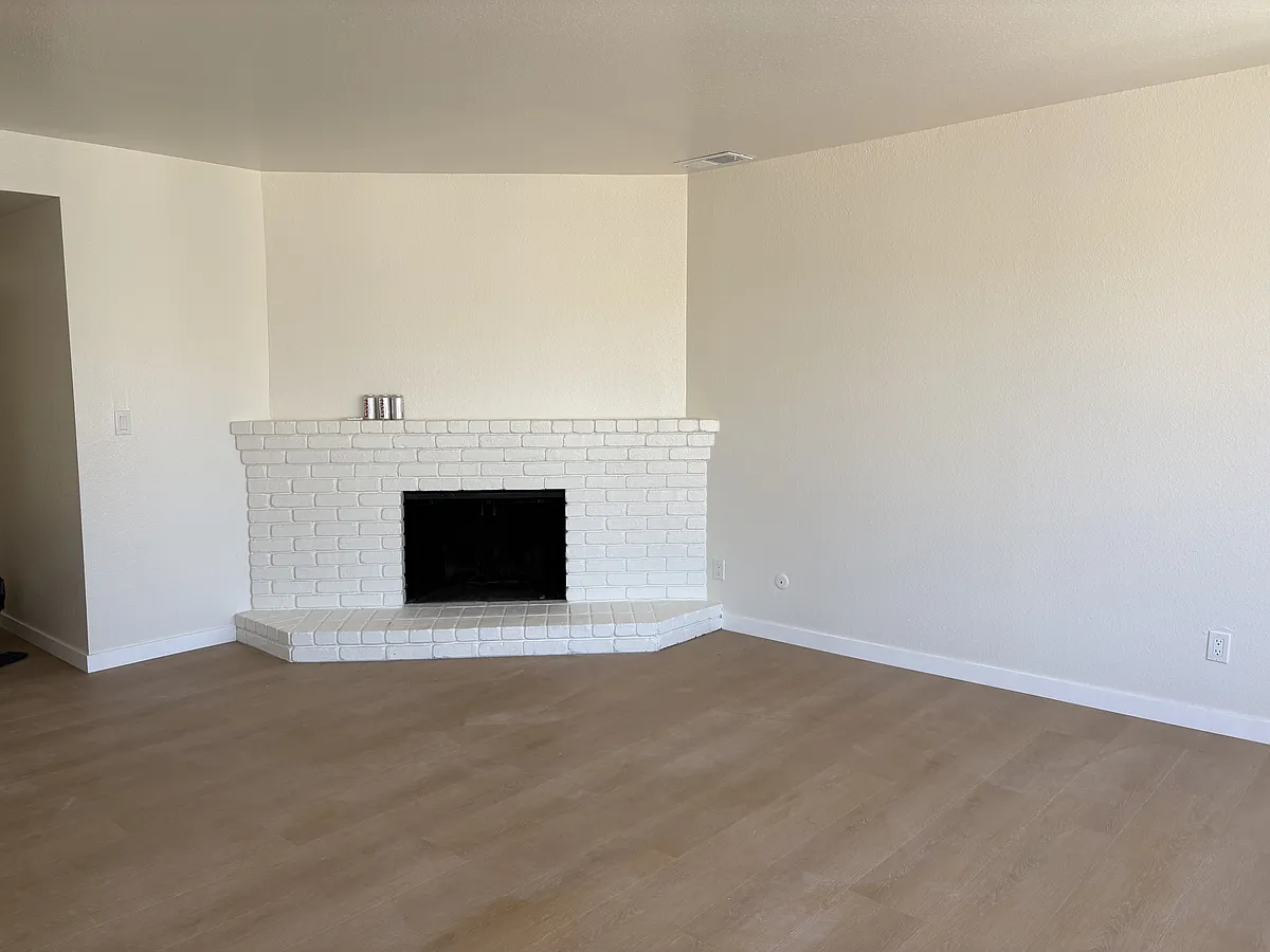 Building Photo - 651-653 Spruce St #651
