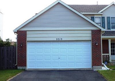 2.5 Car Attached Garage w/EDO