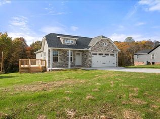 69 Queens Dr, East Bernstadt, KY 40729