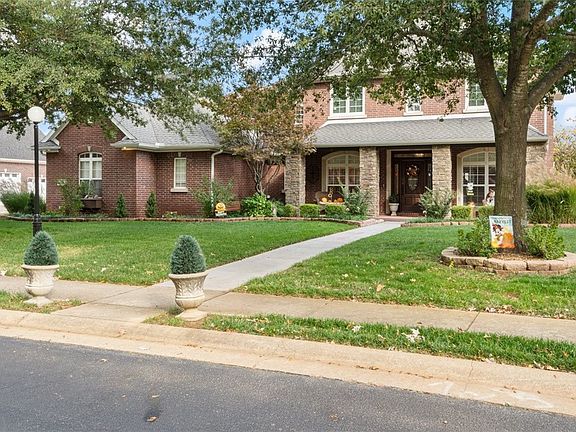 5th image of 2607 S 15th Pl