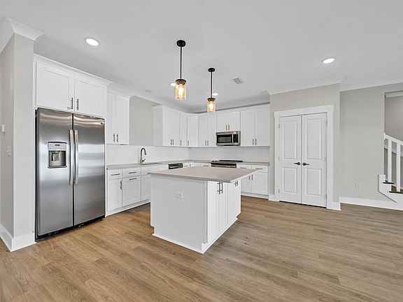 4th image of 100 Beach Dr W #12