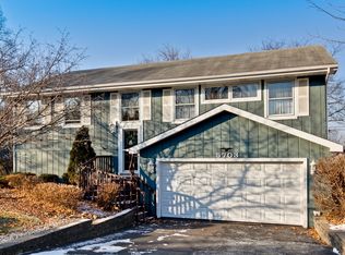 5703 Greenview Rd, Oakwood Hills, IL 60013