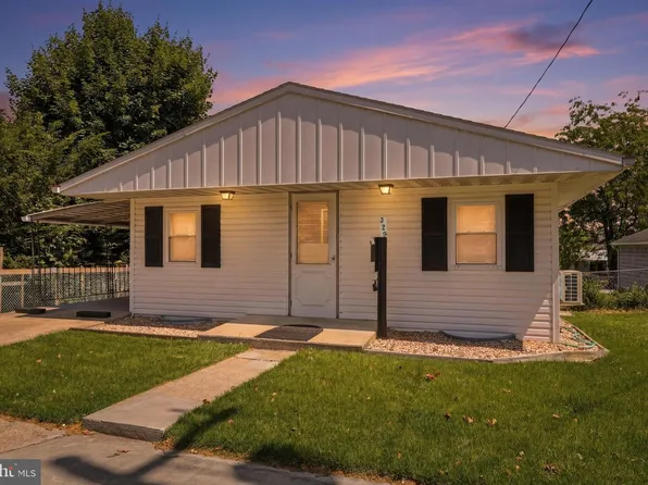329 E Garfield St, Chambersburg, PA 17201